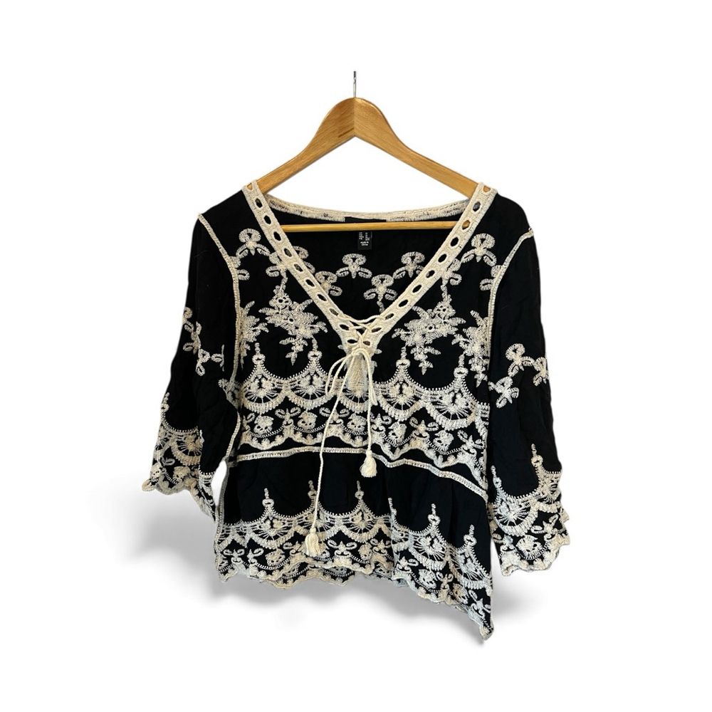 Women's New Look Black & Beige Embroidered Blouse M